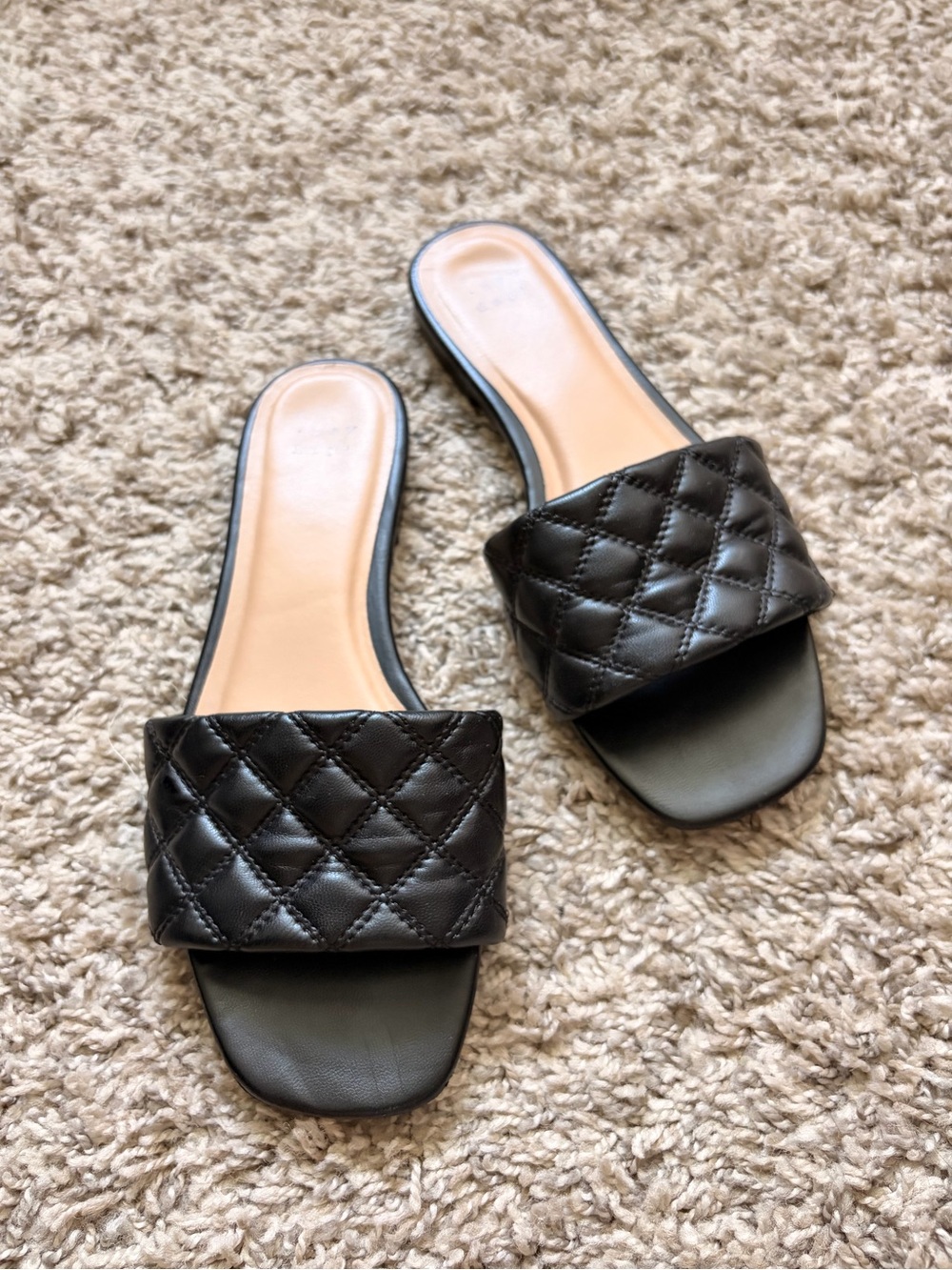 Quilted Slide Sandals - Black